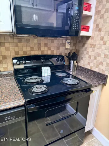 $319,000 | 102 Baskins Creek Bypass, Unit 107, Gatlinburg, TN 37738