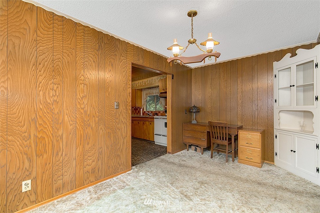 2205 Northeast 9th Street Renton, WA 98056 - Photo 8 of 12