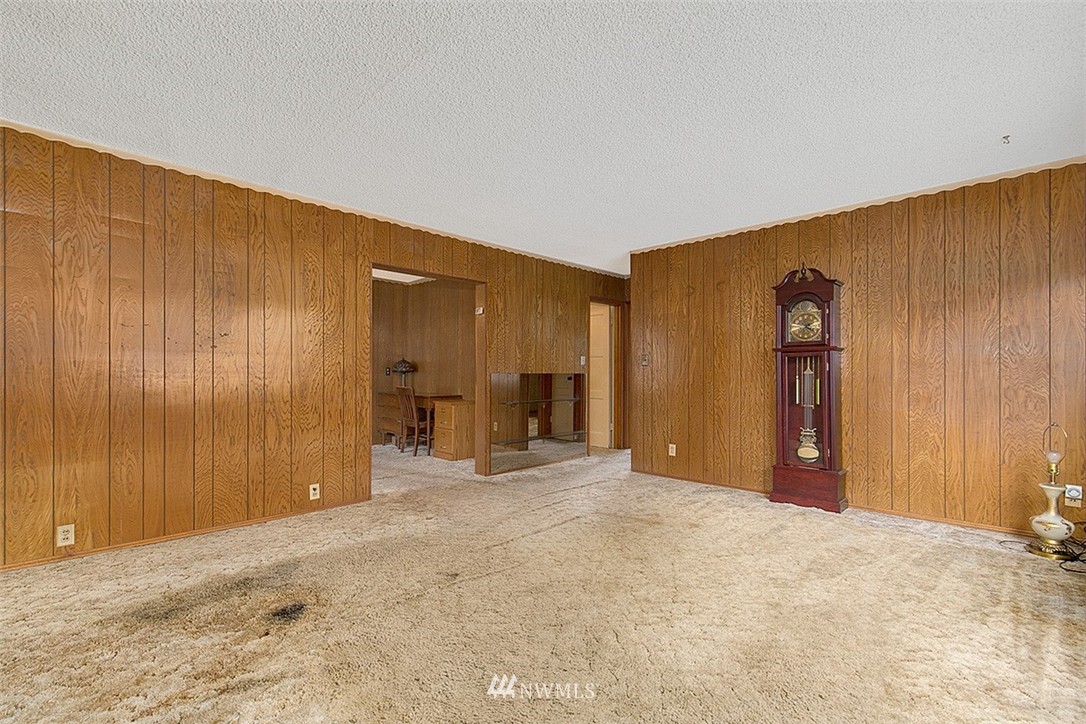 2205 Northeast 9th Street Renton, WA 98056 - Photo 9 of 12