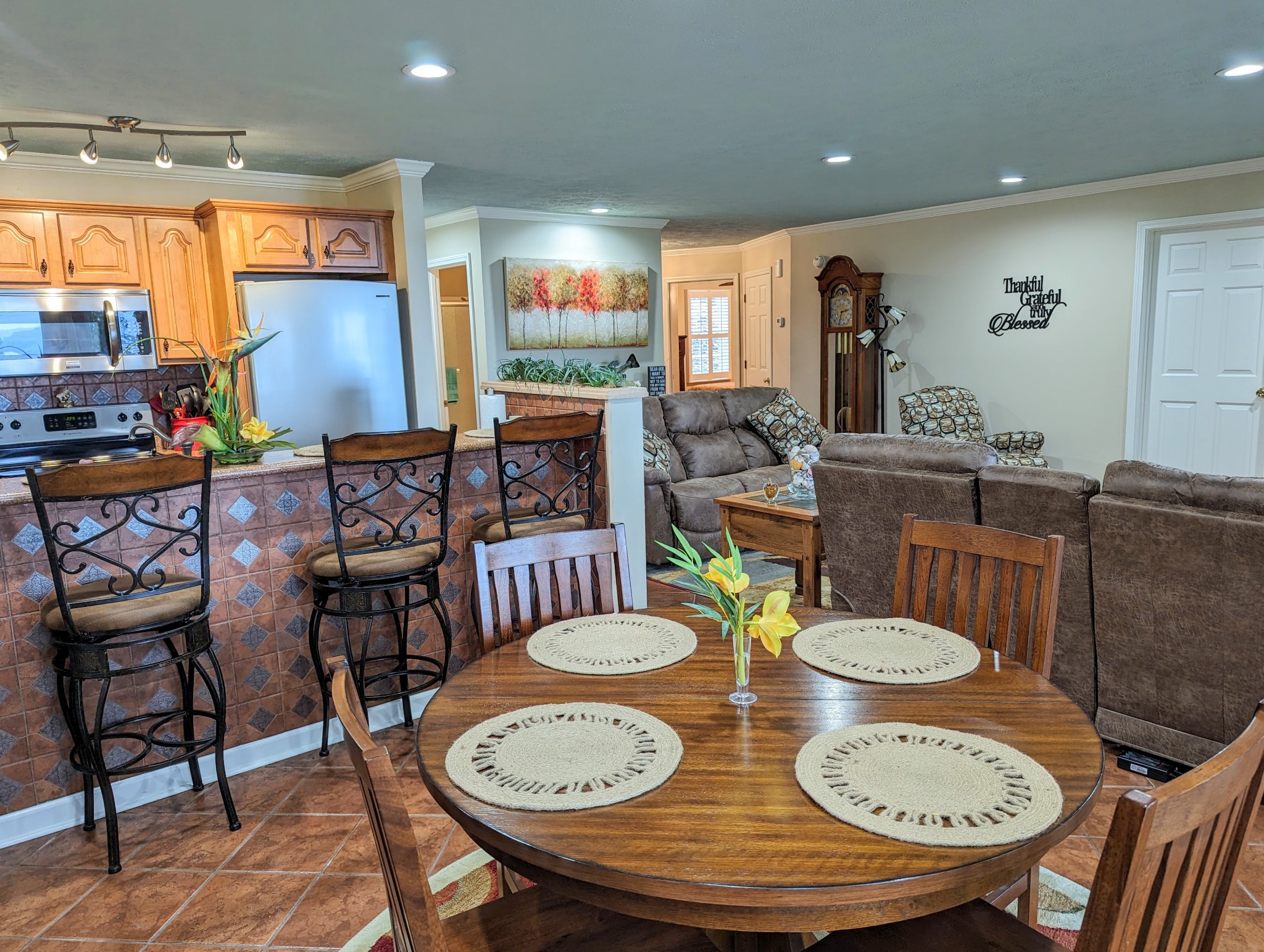 226 Pleasant Place, Unit B2 Springville, TN 38256 - Photo 16 of 43 a kitchen with furniture and a dining table