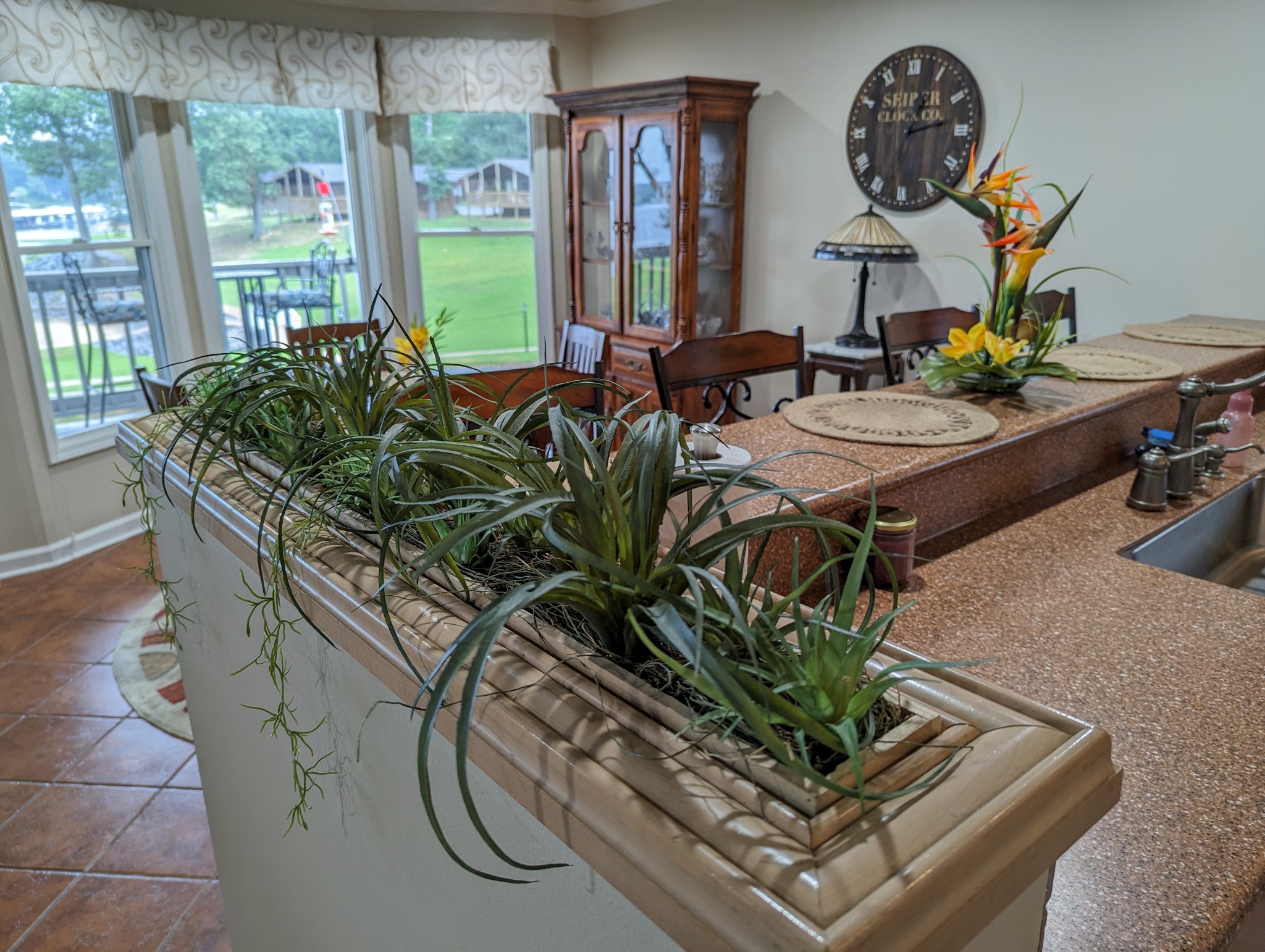 226 Pleasant Place, Unit B2 Springville, TN 38256 - Photo 21 of 43 a vase of flowers sitting on a table