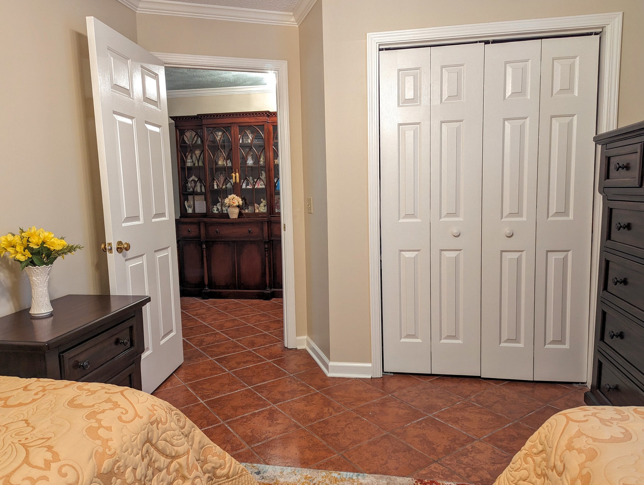 226 Pleasant Place, Unit B2 Springville, TN 38256 - Photo 30 of 43 a view of livingroom with furniture