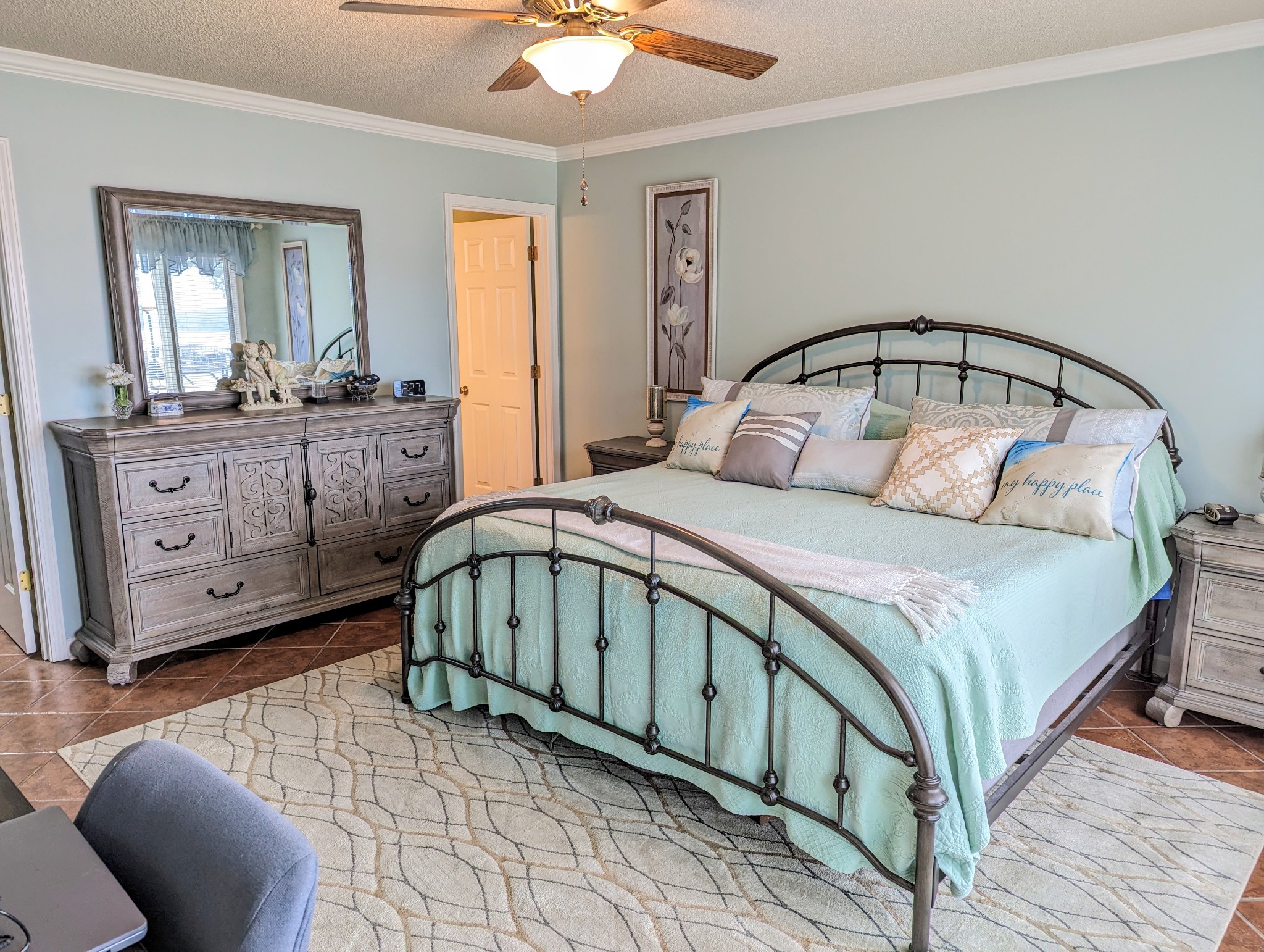 226 Pleasant Place, Unit B2 Springville, TN 38256 - Photo 4 of 43 a bedroom with a bed and a dresser