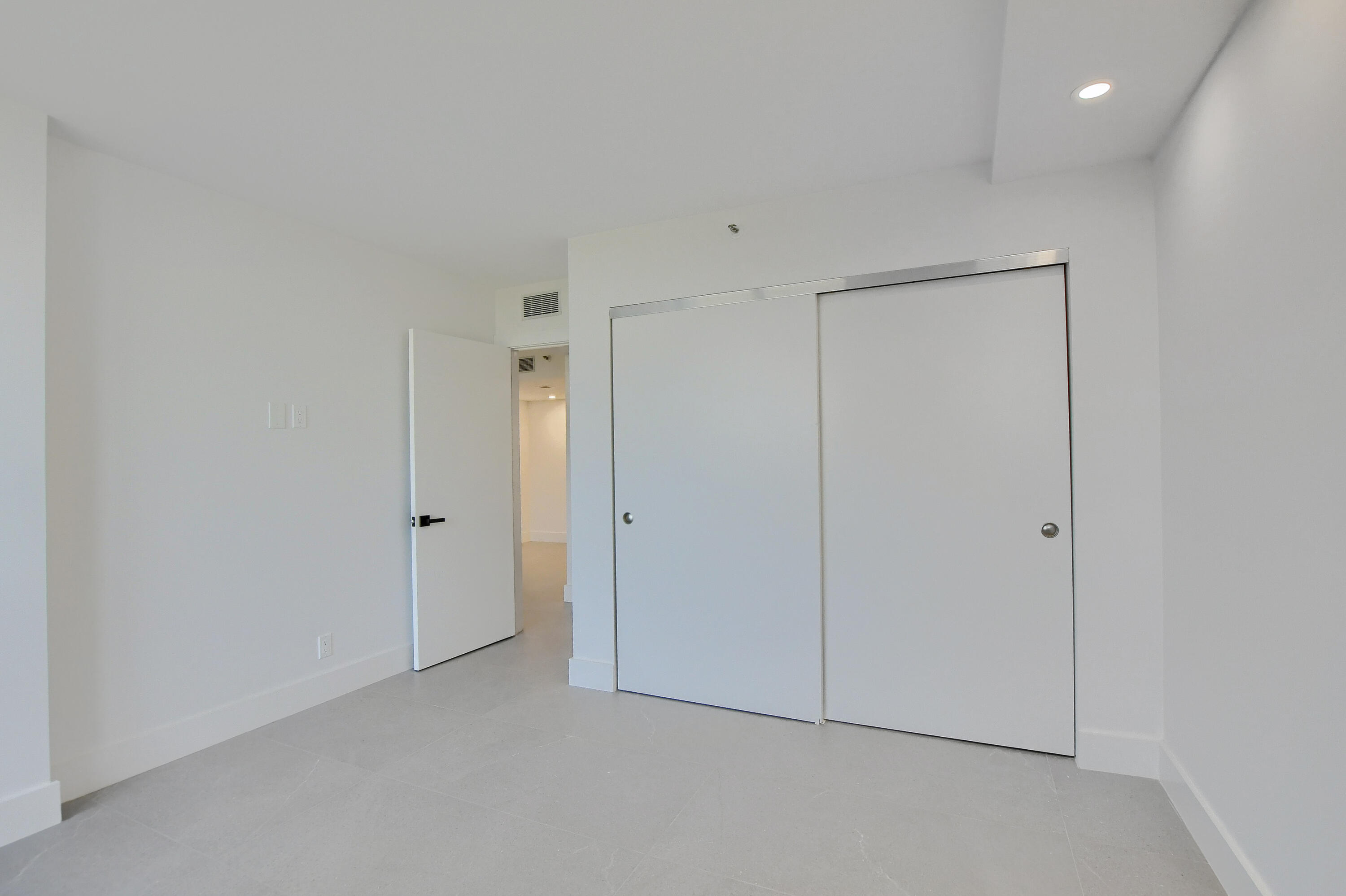 7738 Lakeside Boulevard, Unit 376 Boca Raton, FL 33434 - Photo 12 of 24 14_ebf_0755-hdr(5)