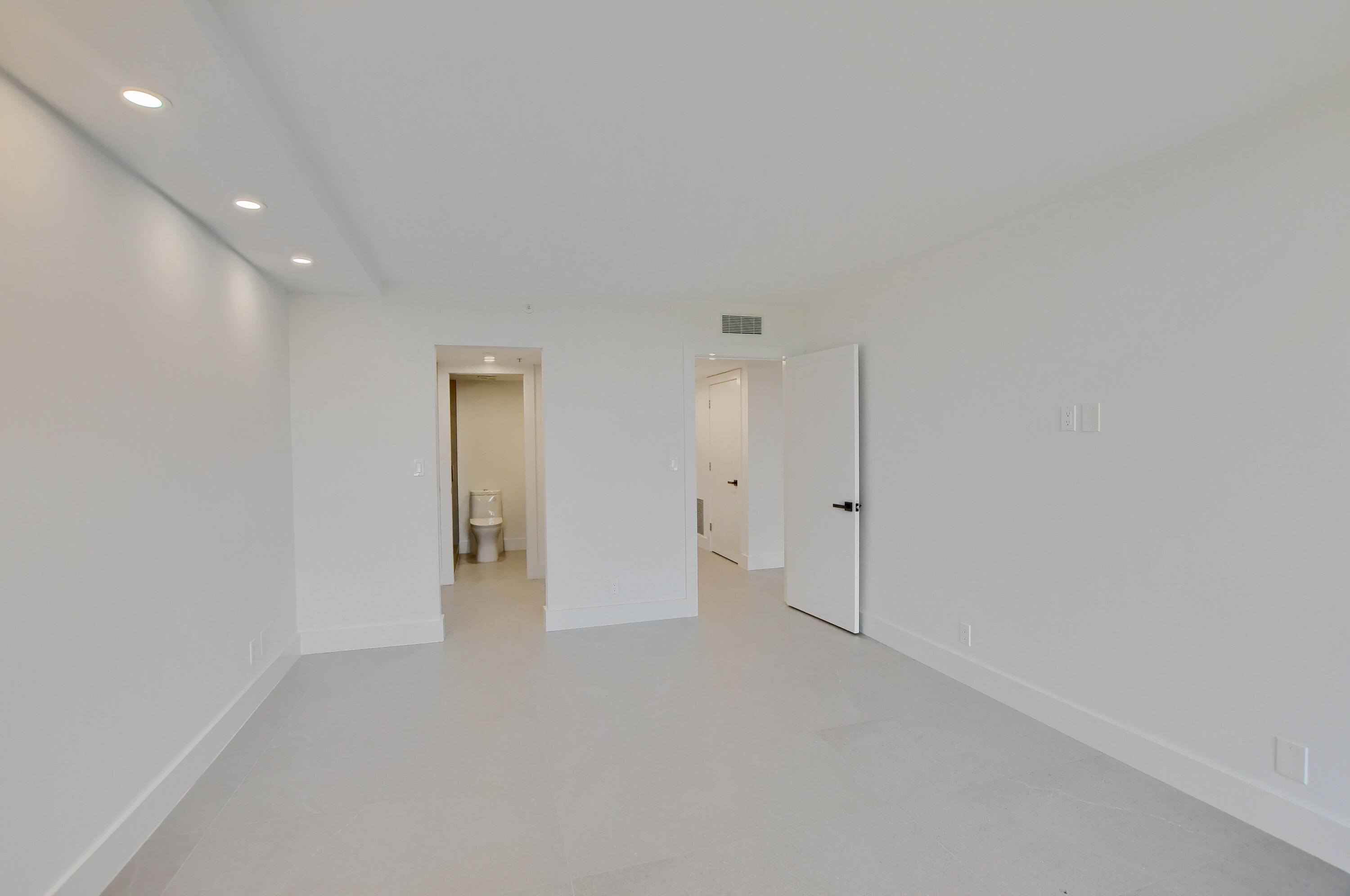 7738 Lakeside Boulevard, Unit 376 Boca Raton, FL 33434 - Photo 15 of 24 18_ebf_0775-hdr(5)