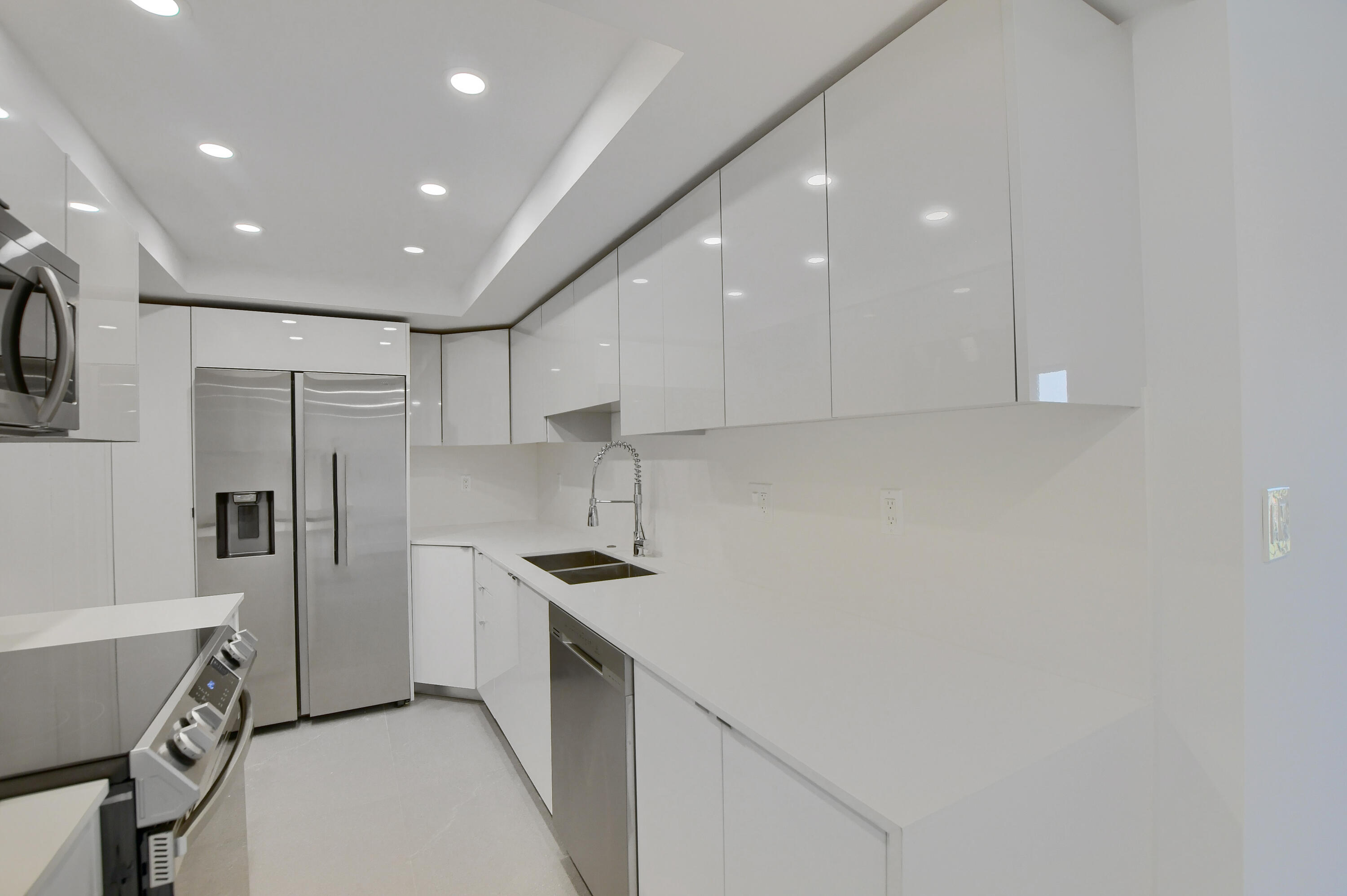 7738 Lakeside Boulevard, Unit 376 Boca Raton, FL 33434 - Photo 2 of 24 08_ebf_0725-hdr(5)