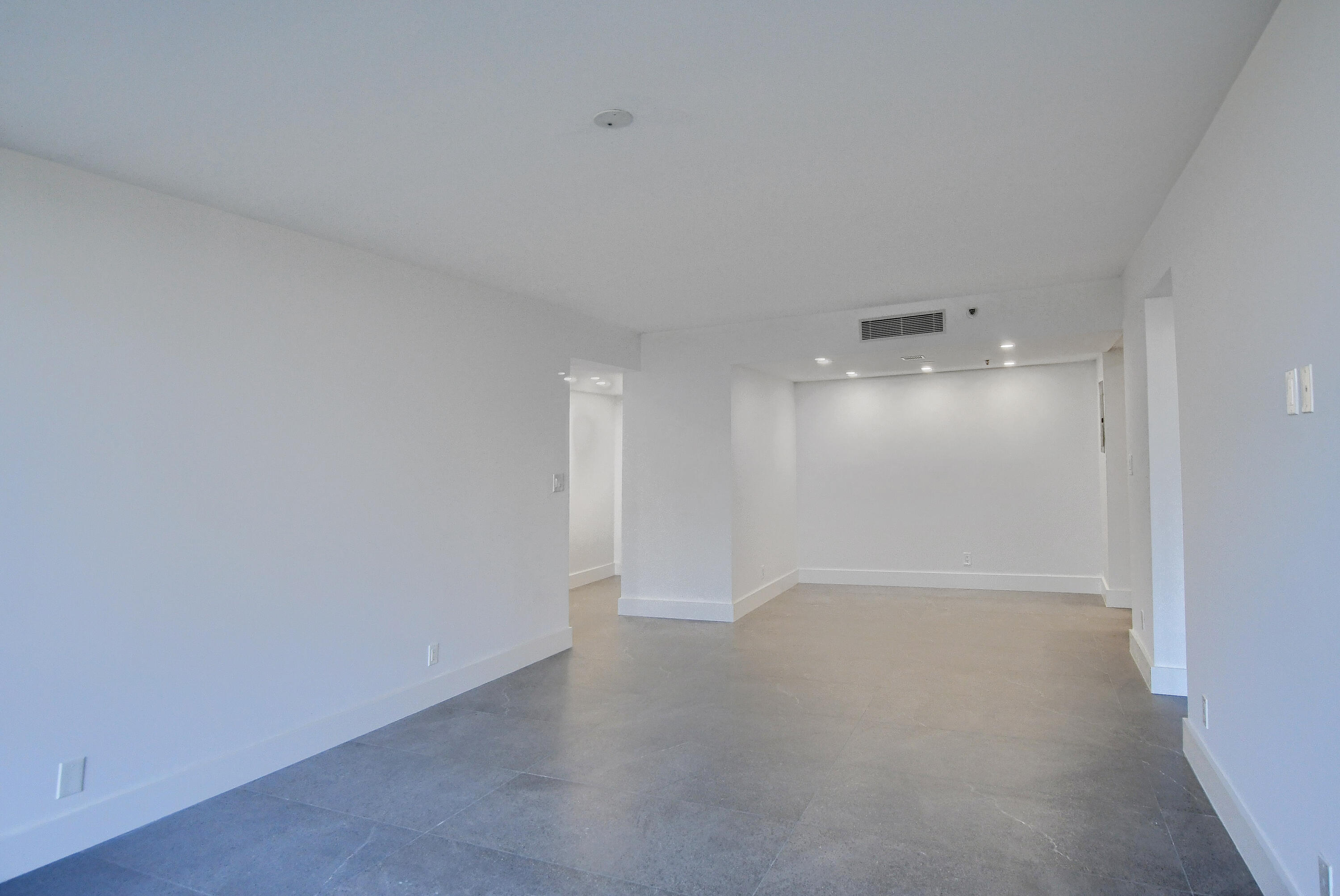 7738 Lakeside Boulevard, Unit 376 Boca Raton, FL 33434 - Photo 7 of 24 05_ebf_0710-hdr(5)
