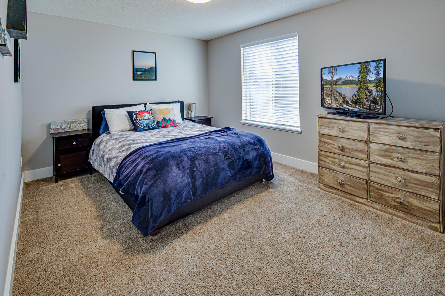 55741 Swan Road Bend, OR 97707 - Photo 22 of 35 Guest room 2