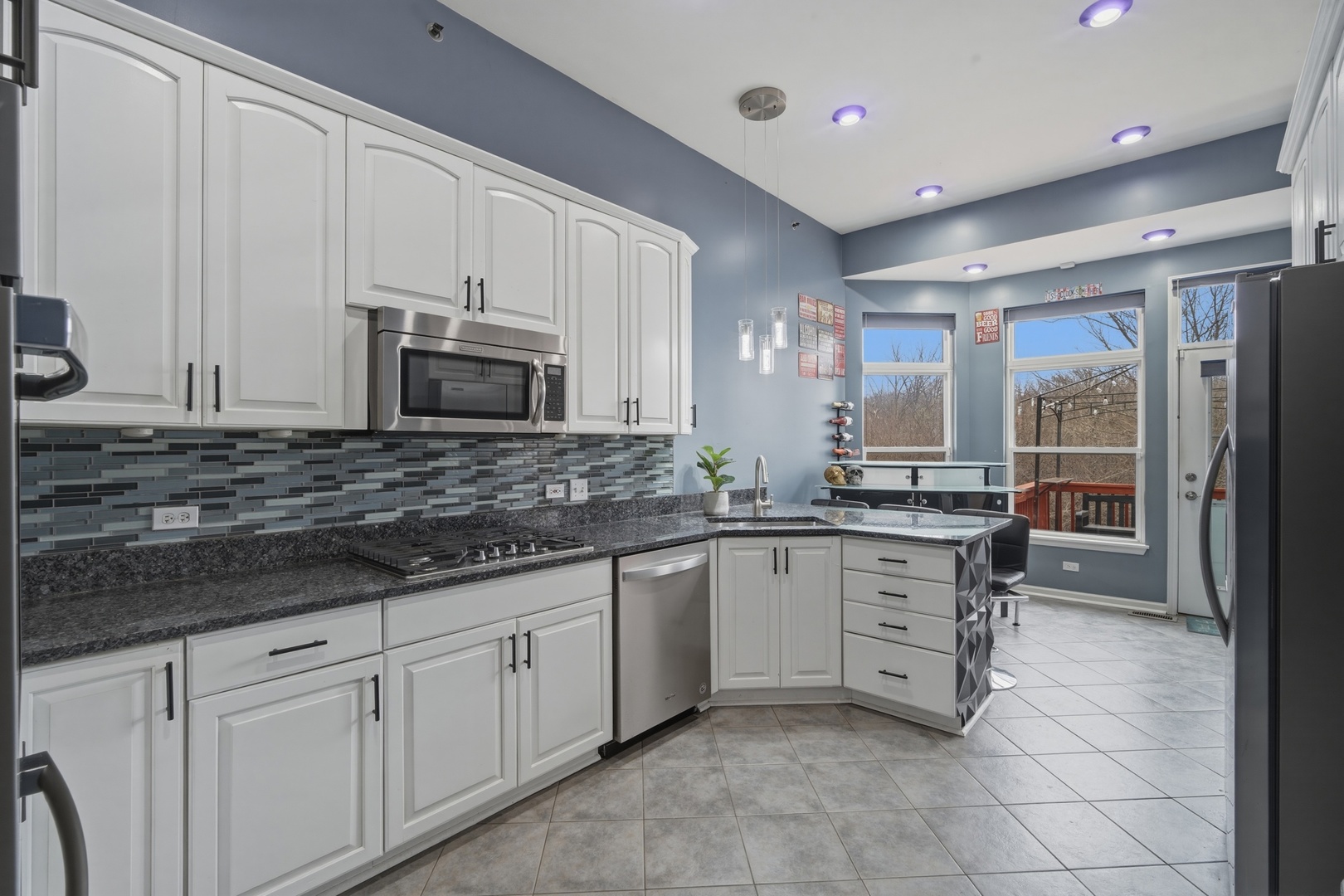 286 Prairie View Lane Wheeling, IL 60090 - Photo 8 of 24