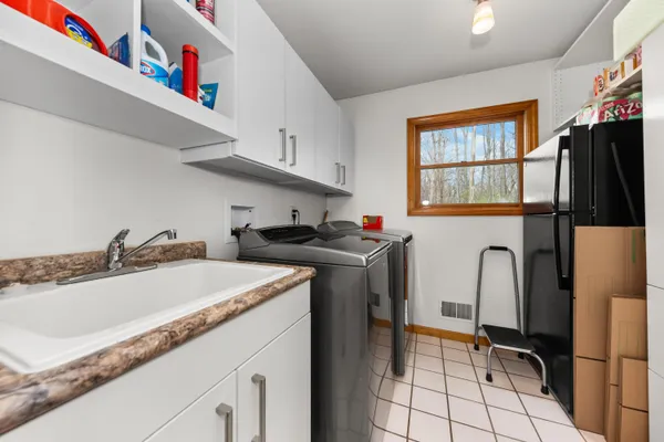 $795,000 | 11460 Hearthside Drive, Pinckney, MI 48169