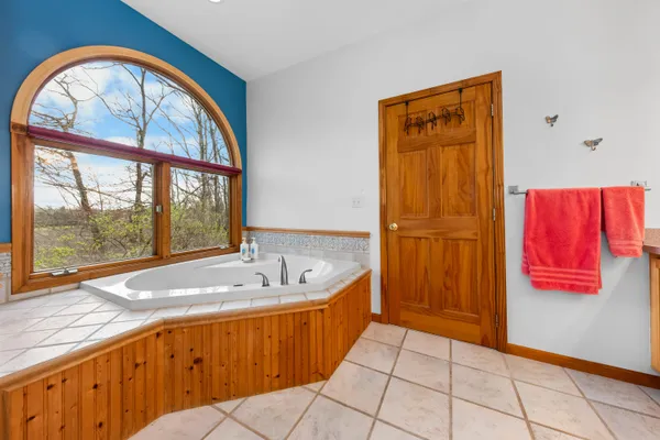 $795,000 | 11460 Hearthside Drive, Pinckney, MI 48169