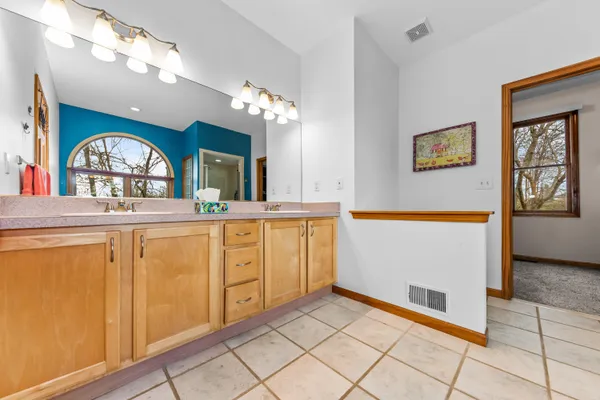 $795,000 | 11460 Hearthside Drive, Pinckney, MI 48169