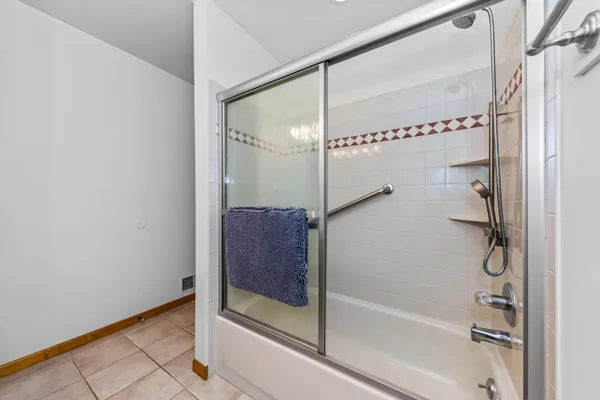 $795,000 | 11460 Hearthside Drive, Pinckney, MI 48169