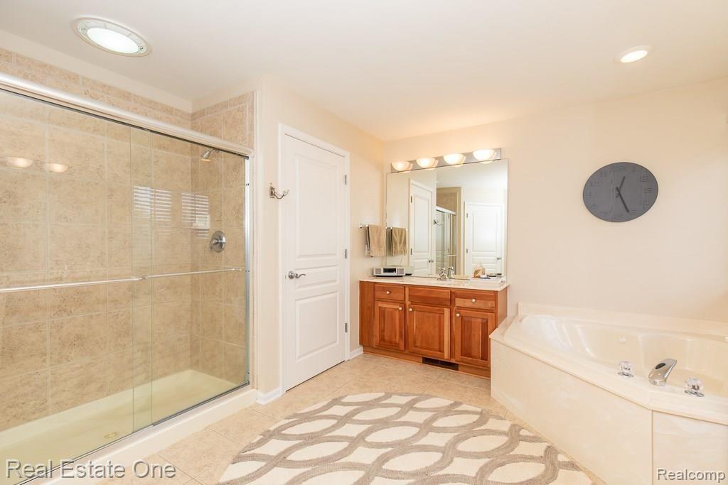 2112 Aberdeen Court Rochester, MI 48306 - Photo 21 of 32