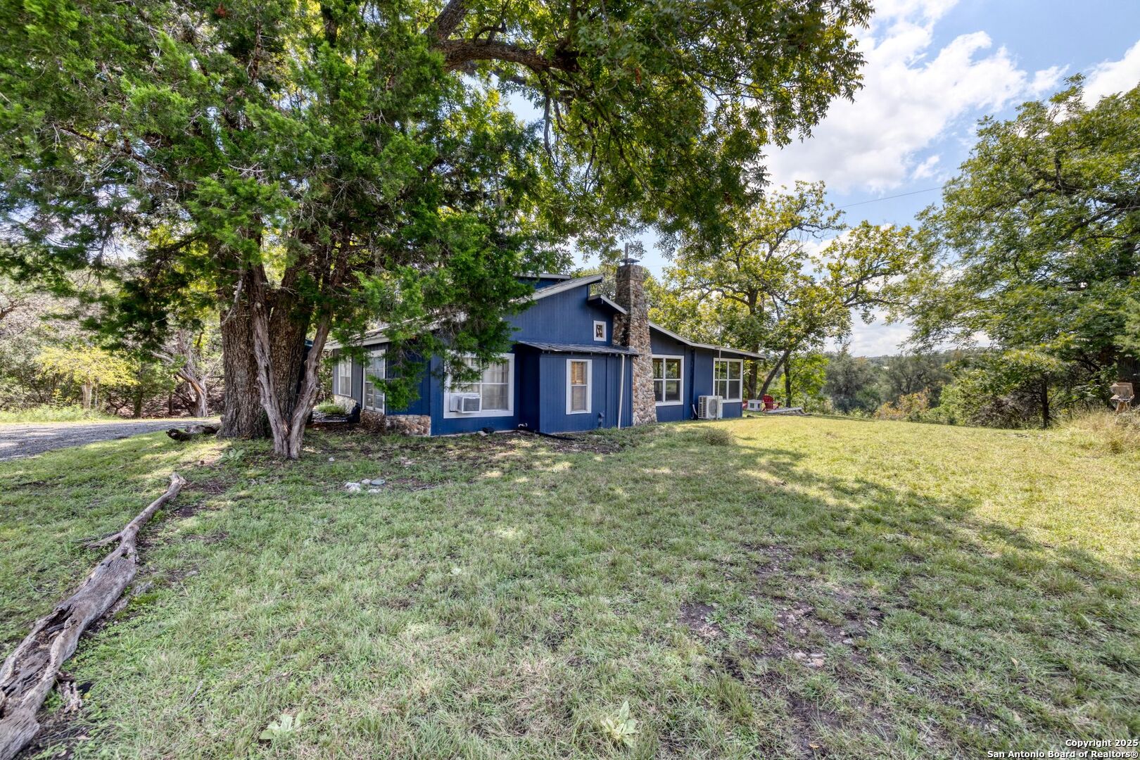 394 Squirrel Bend Uvalde, TX 78801 - Photo 2 of 80