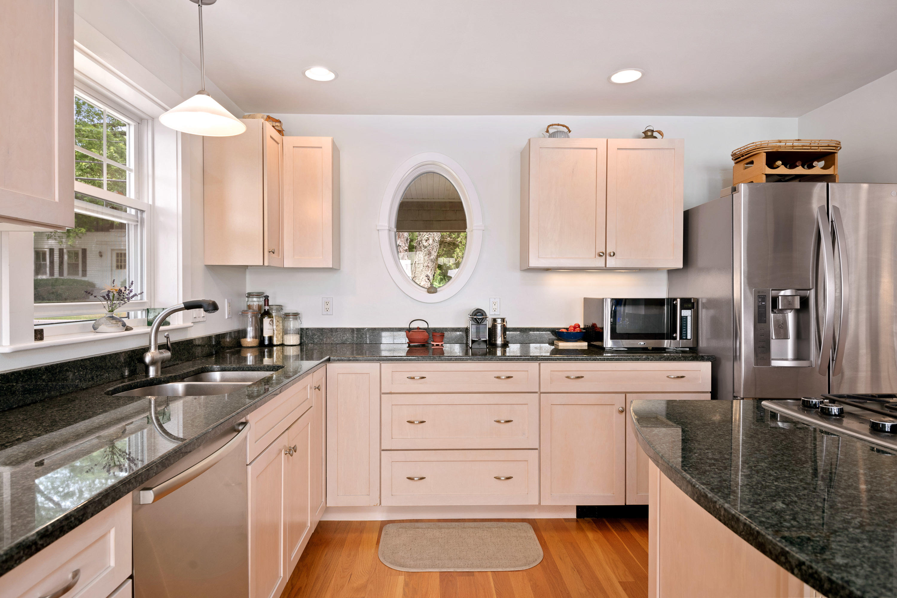 148 Whipple Road Kittery, ME 03904 - Photo 13 of 41 Kitchen