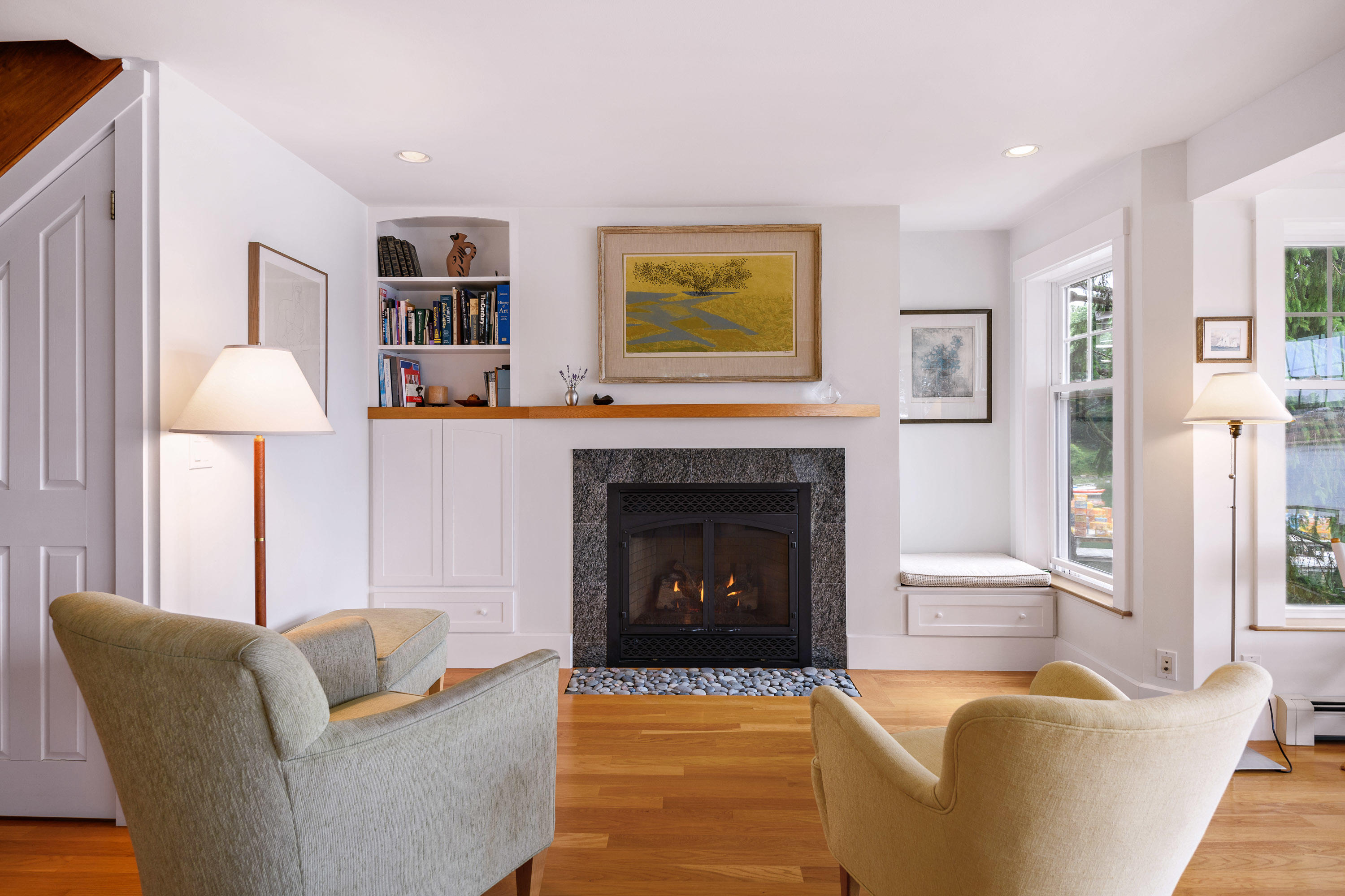 148 Whipple Road Kittery, ME 03904 - Photo 10 of 41 Living Room