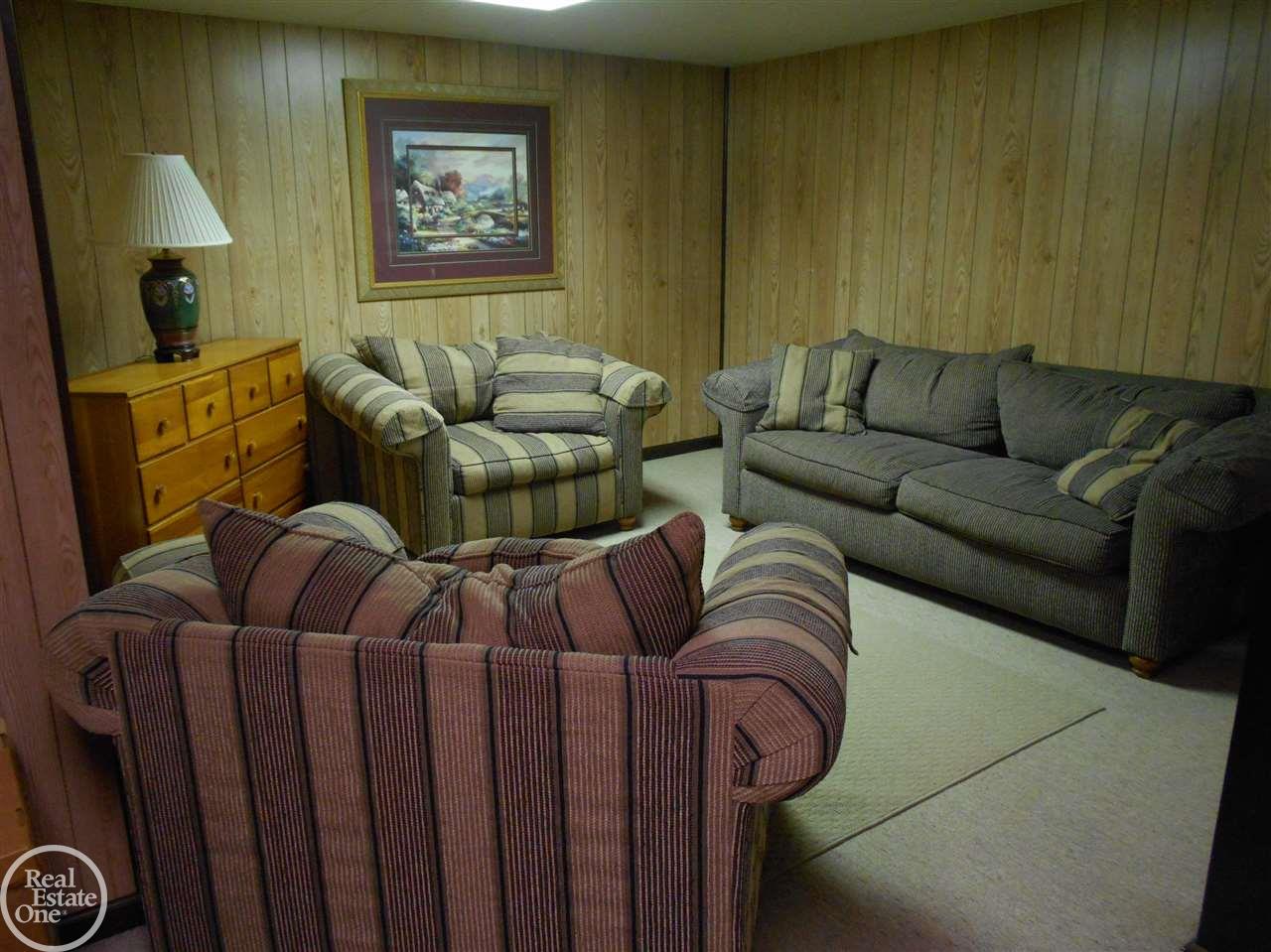 736 Stanford Circle Rochester Hills, MI 48309 - Photo 34 of 41