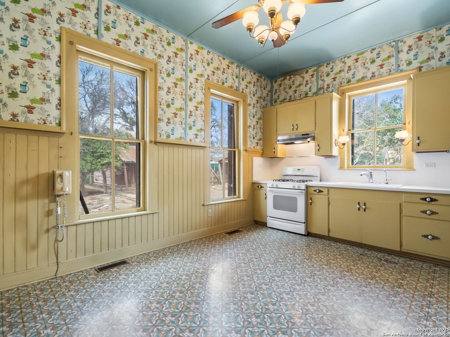 506 2nd Street Comfort, TX 78013 - Photo 16 of 44