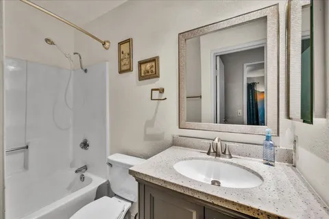 $180,000 | 2860 North Los Felices Road, Unit 101, Palm Springs, CA 92262