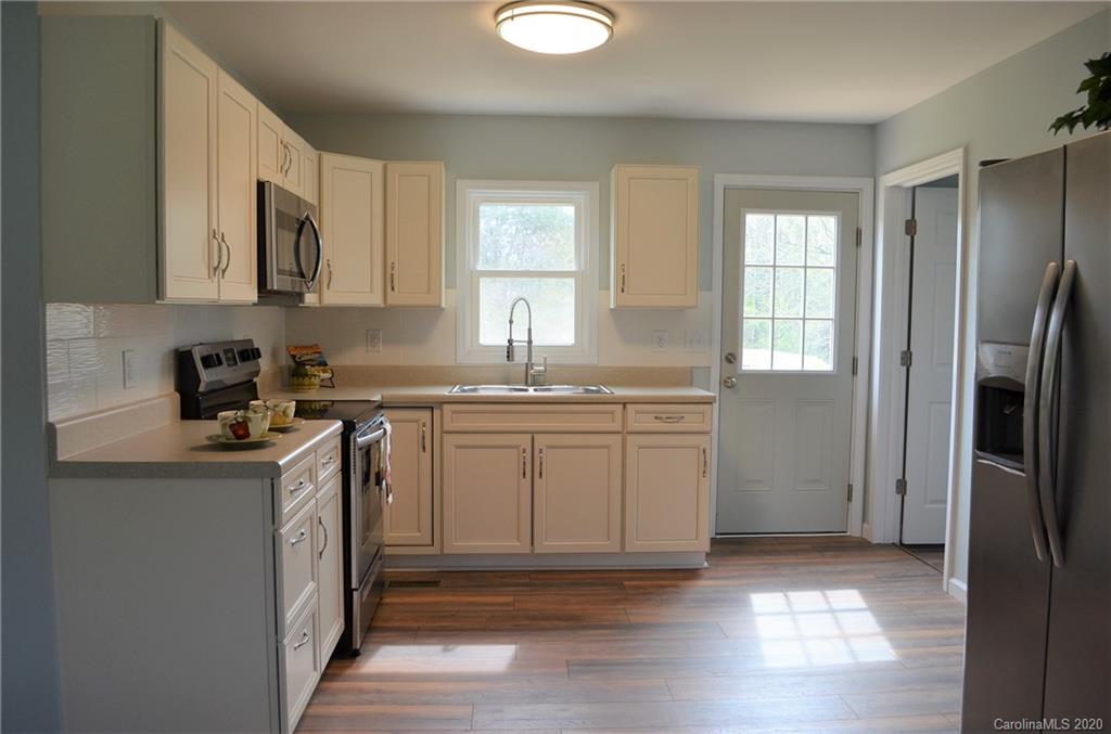 1230 Caleb Setzer Road Newton, NC 28658 - Photo 9 of 30 Gallery Image 9