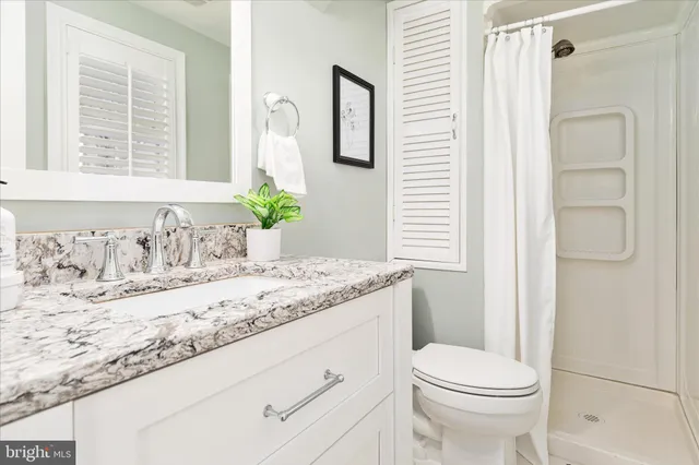 $1,100,000 | 12016 Wayland Street, Oakton, VA 22124