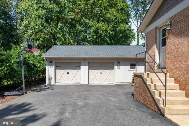 $1,100,000 | 12016 Wayland Street, Oakton, VA 22124