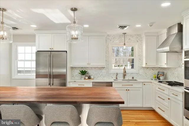 $1,100,000 | 12016 Wayland Street, Oakton, VA 22124