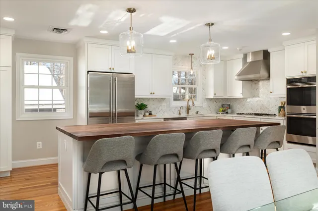 $1,100,000 | 12016 Wayland Street, Oakton, VA 22124