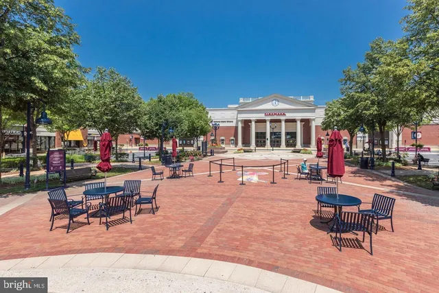 $1,100,000 | 12016 Wayland Street, Oakton, VA 22124