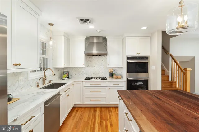 $1,100,000 | 12016 Wayland Street, Oakton, VA 22124