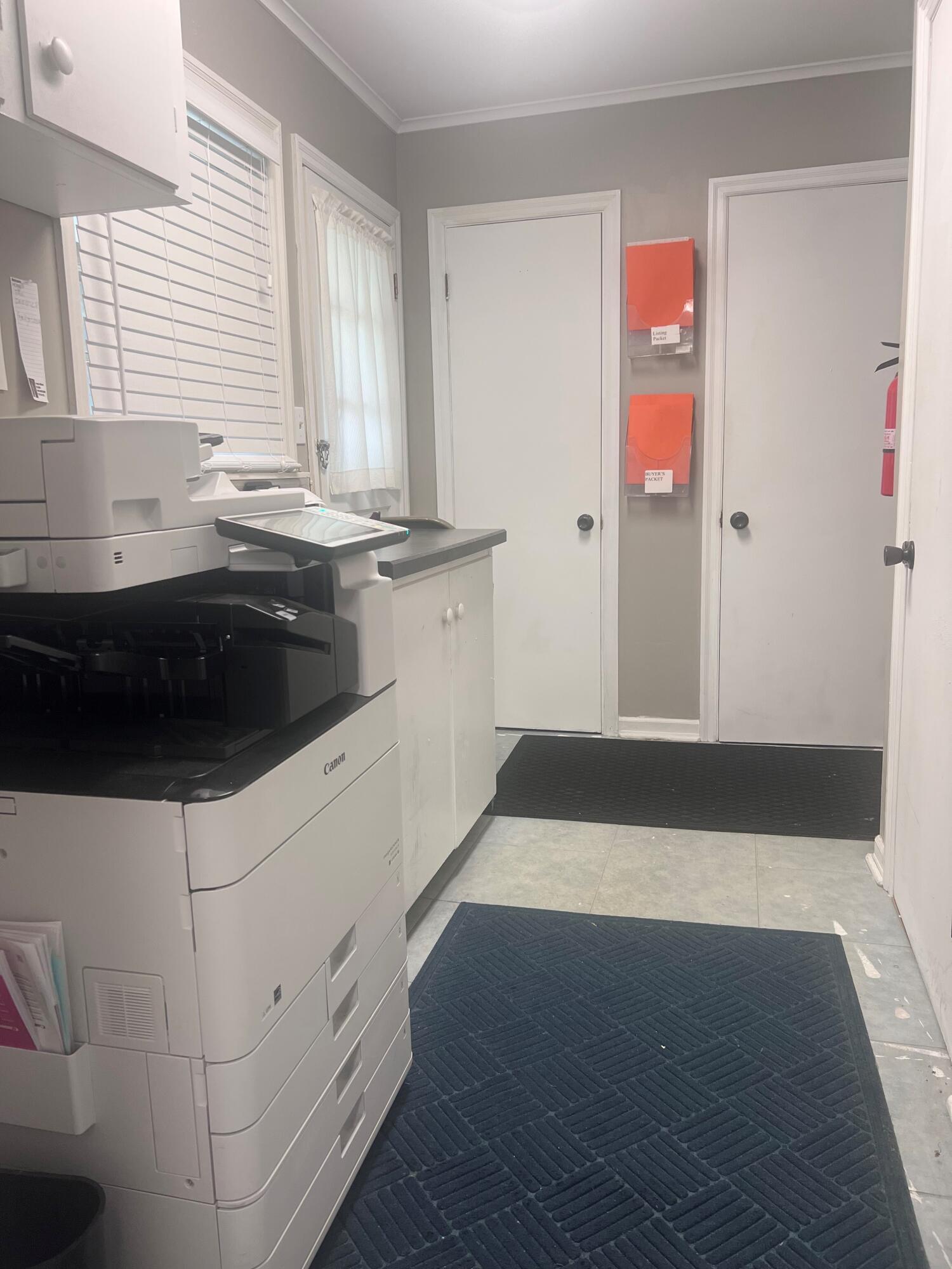 2650 Holt Road Paducah, KY 42001 - Photo 11 of 21 Utility Room