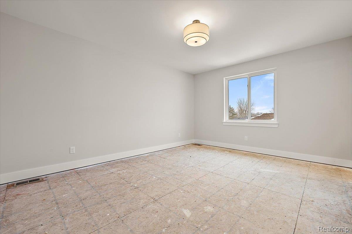 53650 Romeo Plank Road Macomb, MI 48042 - Photo 34 of 64 53-53650 Romeo Plank-53.jpg