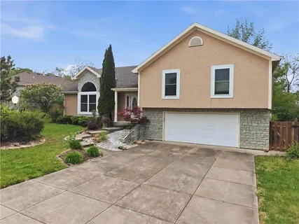 $380,000 | 2709 South 23rd Street, Leavenworth, KS 66048