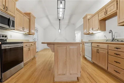 $380,000 | 2709 South 23rd Street, Leavenworth, KS 66048
