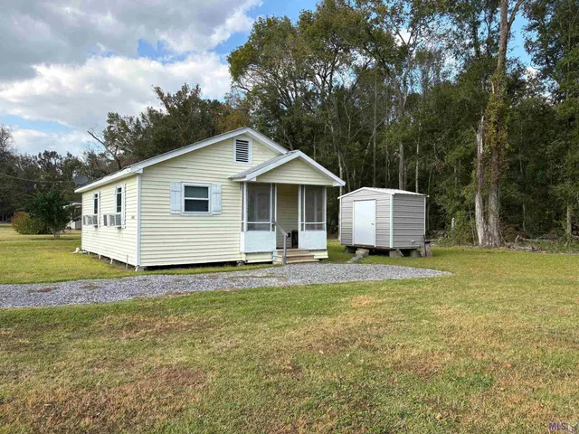 $92,000 | 44260 Trabeaux Street, Sorrento, LA 70778