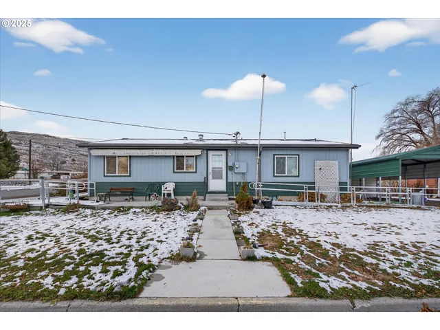 a view of a center island and a stove