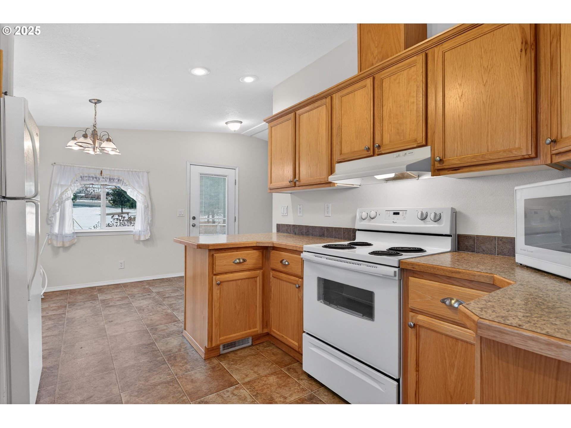 2410 Colorado Avenue Baker City, OR 97814 - Photo 4 of 26