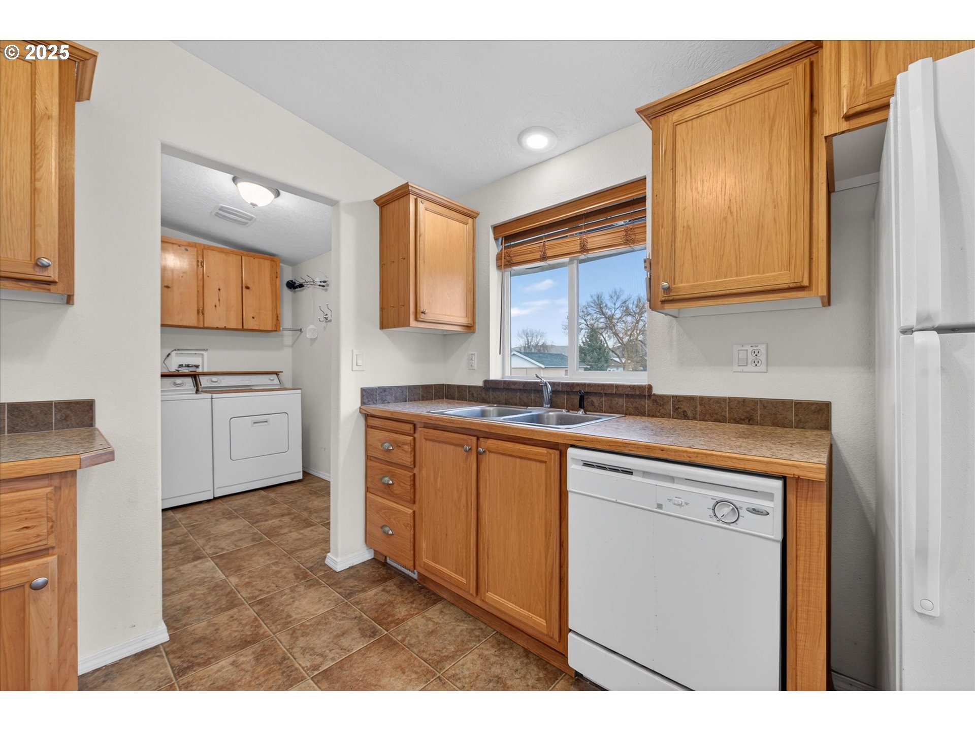 2410 Colorado Avenue Baker City, OR 97814 - Photo 5 of 26