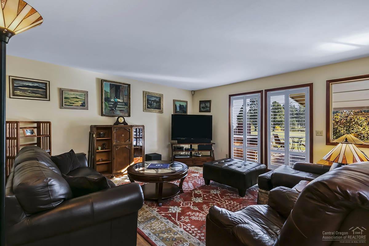 61062 Parrell Road Bend, OR 97702 - Photo 12 of 25 Great Room sitting area with the view.