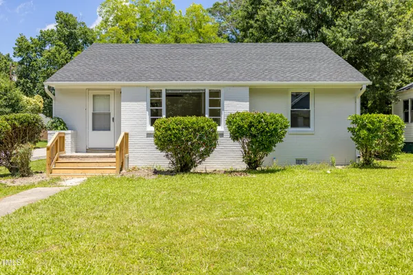 $200,000 | 605 East Montgomery Street, Henderson, NC 27536