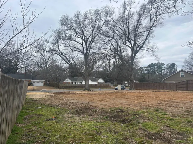 $250,000 | 4640 Chickasaw Road, Memphis, TN 38117