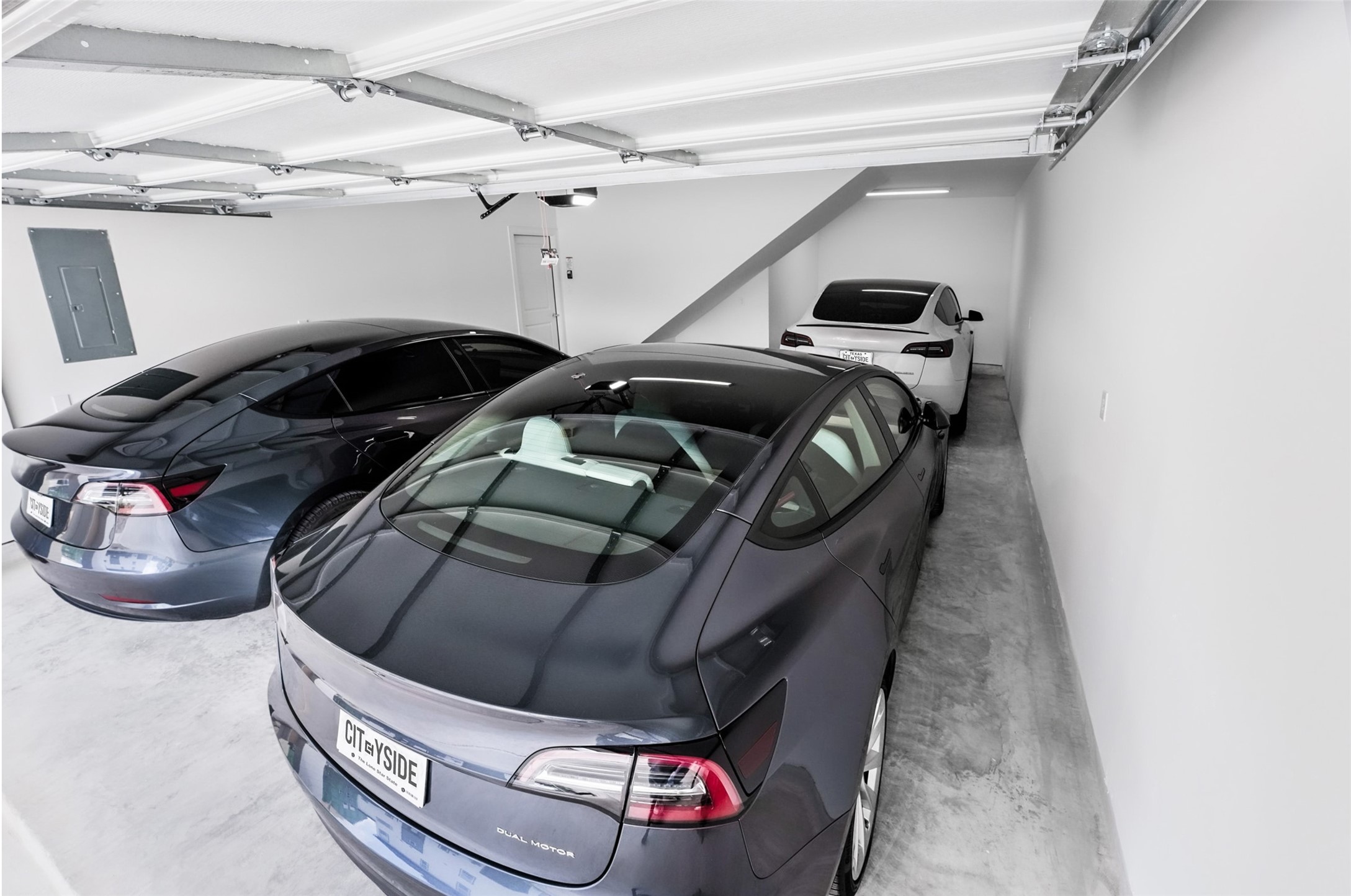 1208 Highland Row Lane Houston, TX 77091 - Photo 27 of 29 *Photos of staged model home. Finish package will feature blonde flooring with green and taupe cabinetry.