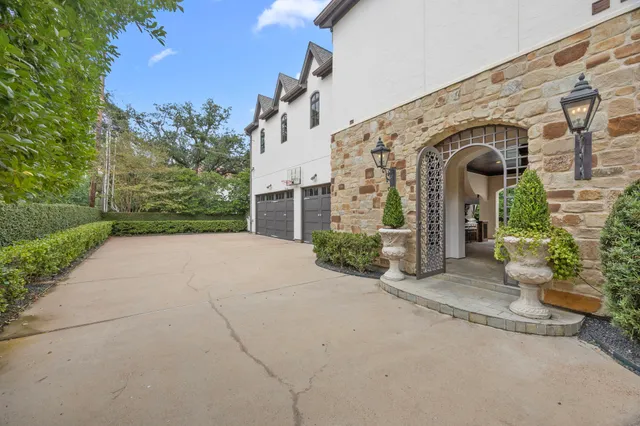 $4,975,000 | 5550 Candlewood Drive, Houston, TX 77056