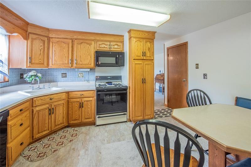 6 Kinzua Road Pittsburgh, PA 15239 - Photo 10 of 25 And an area for a table and chairs.