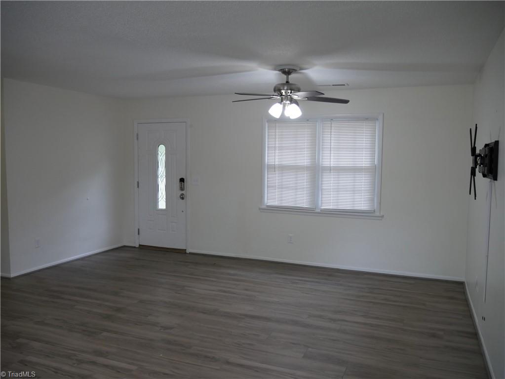 353 Ridgecrest Drive King, NC 27021 - Photo 7 of 20 Gallery Image 7