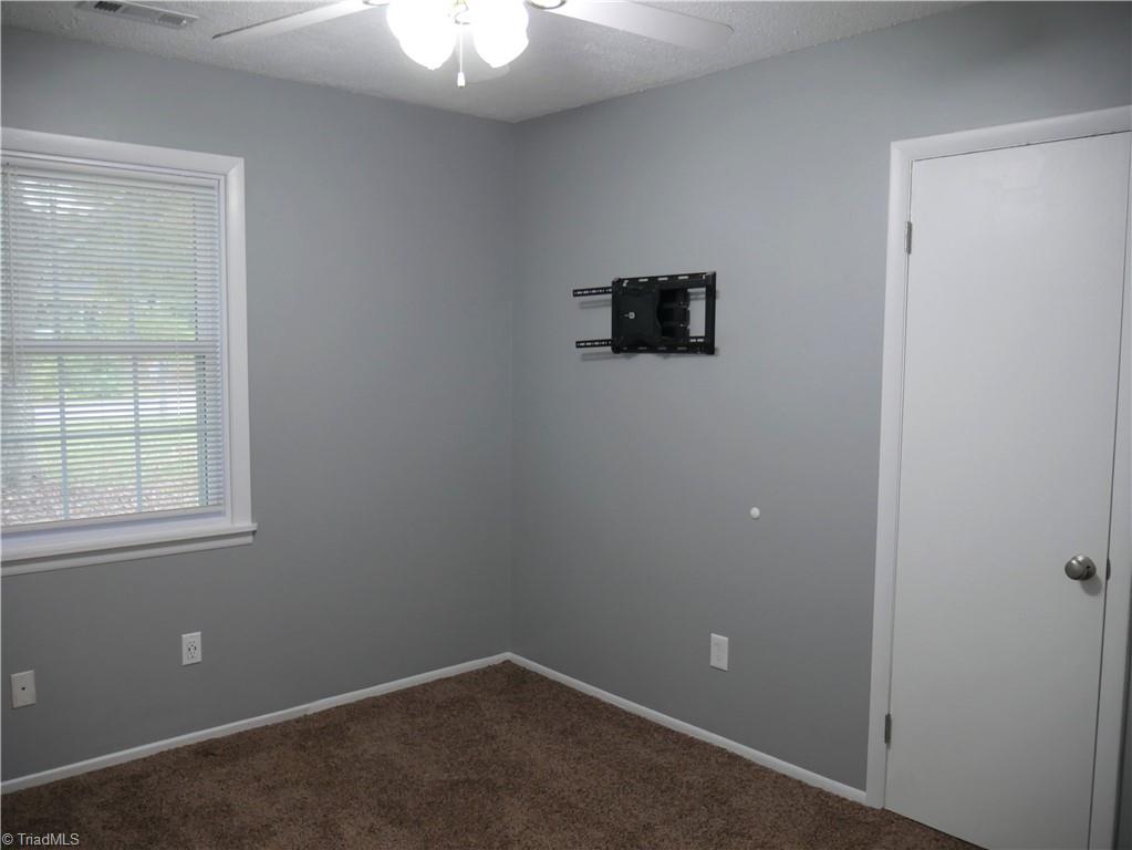 353 Ridgecrest Drive King, NC 27021 - Photo 8 of 20 Gallery Image 8