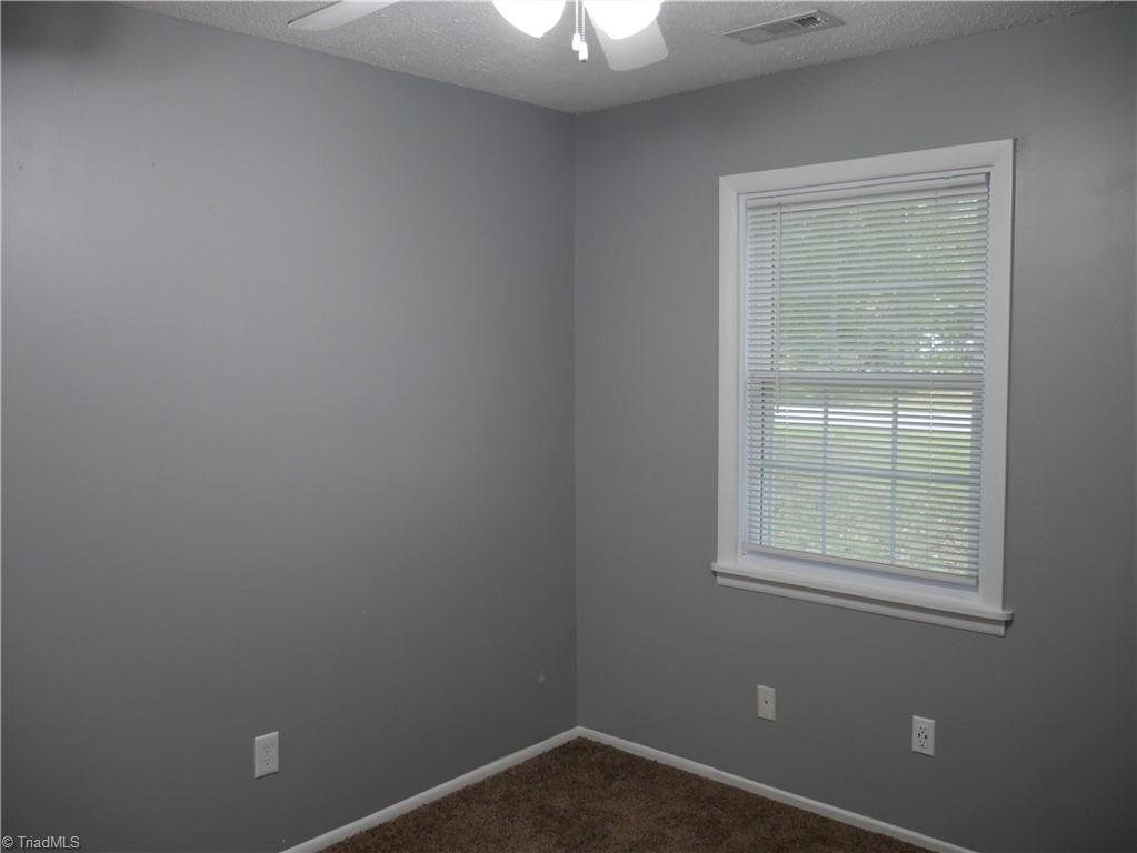 353 Ridgecrest Drive King, NC 27021 - Photo 9 of 20 Gallery Image 9