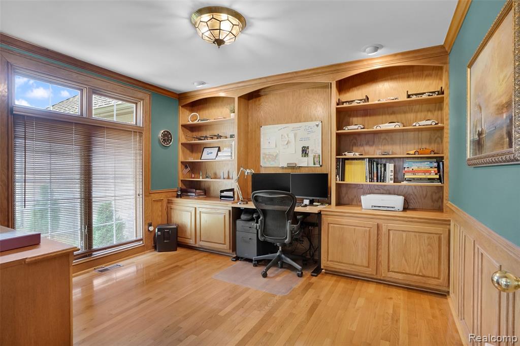 1400 Lakeview Drive Rochester Hills, MI 48306 - Photo 15 of 45