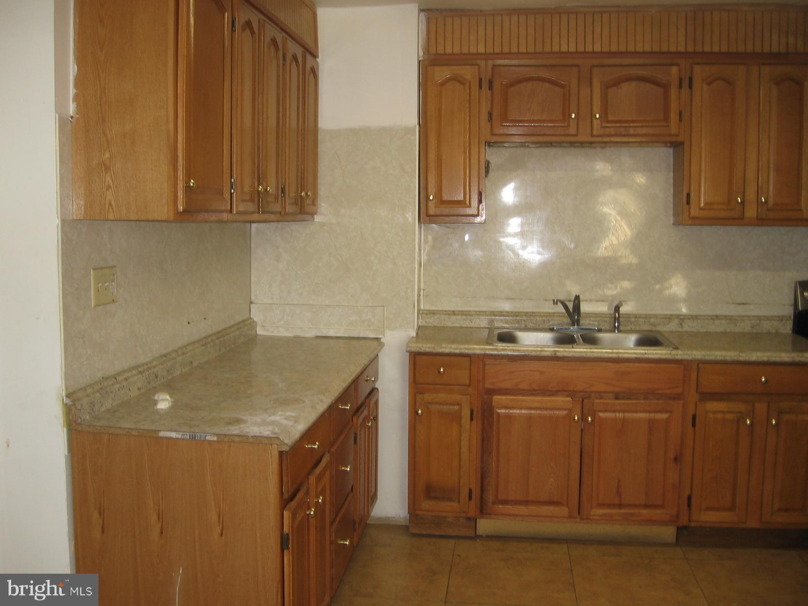 120 Kent Road Upper Darby, PA 19082 - Photo 4 of 11